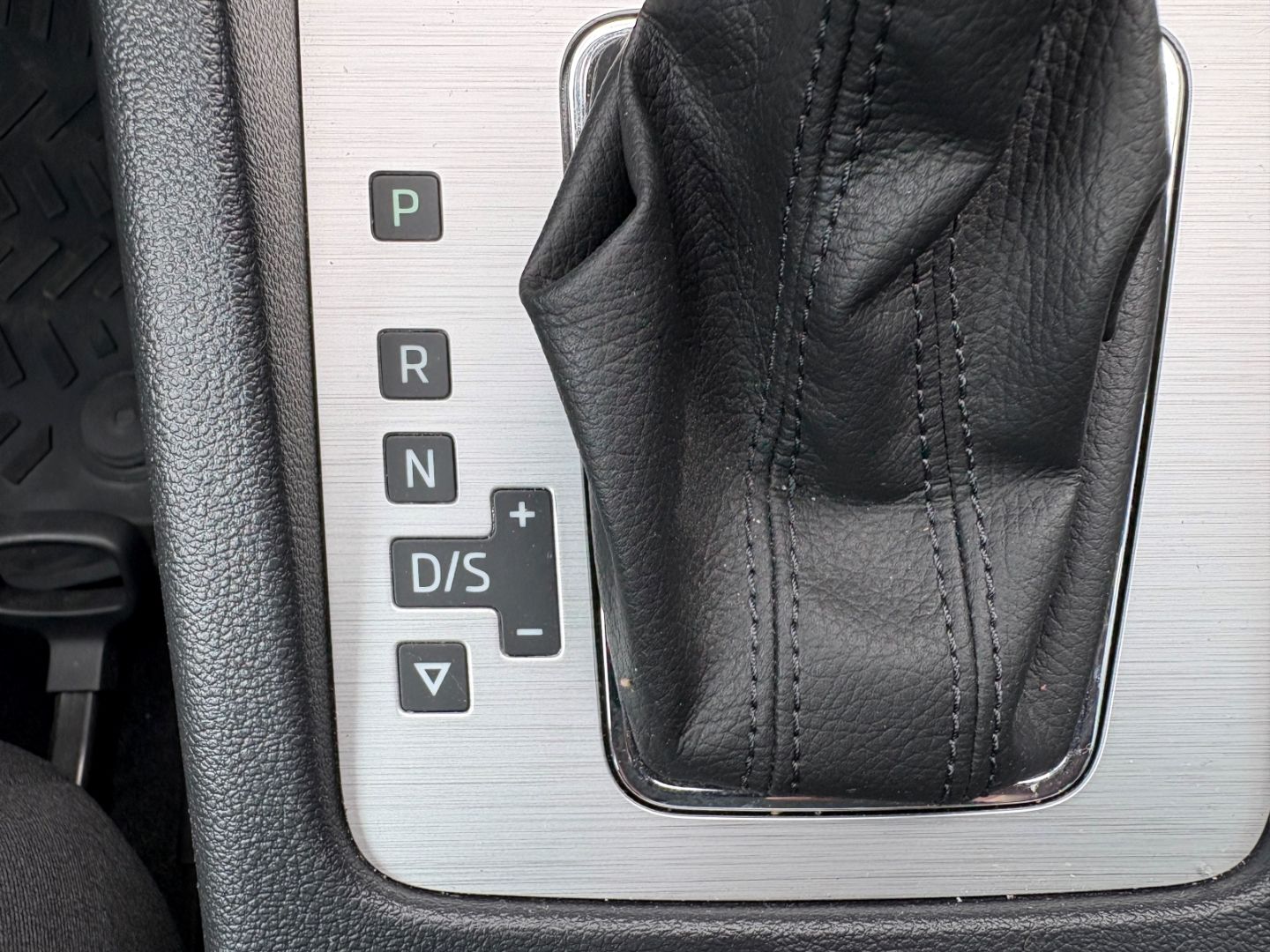 Fahrzeugabbildung SKODA Octavia Drive TotWinkAss Allwetter AppleCarPlay