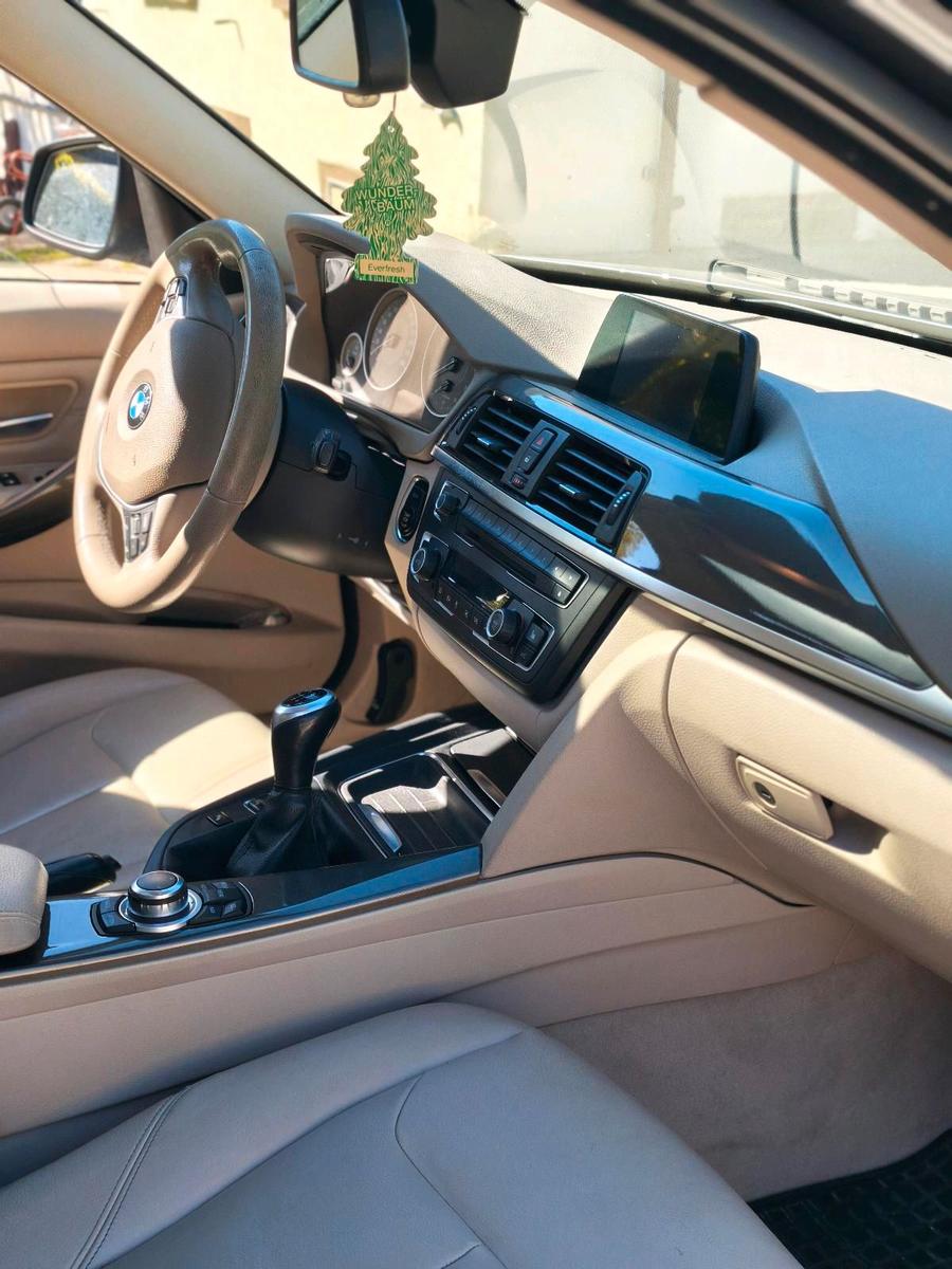 BMW 320 2012 — engine 184 HP (135kW)