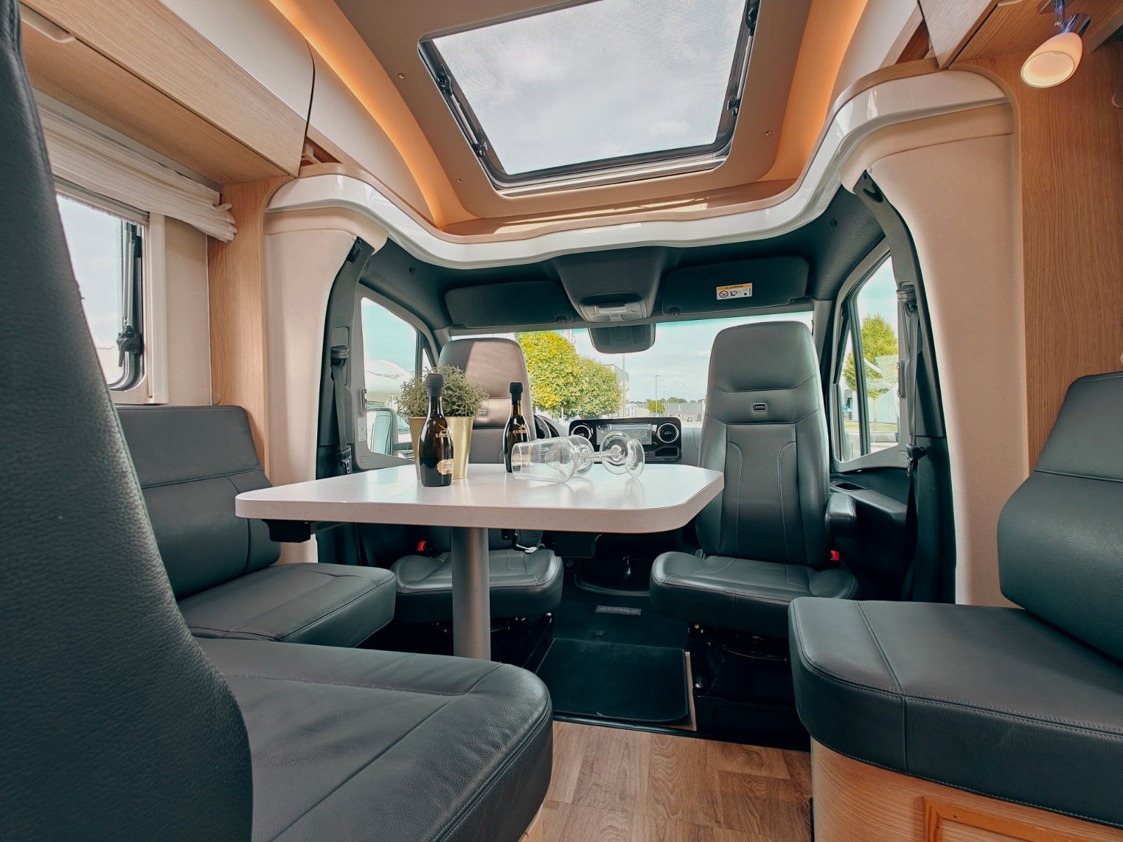 Fahrzeugabbildung HYMER / ERIBA / HYMERCAR B - KLASSE MC T 680 - INDIVIDUAL AUS ERSTBESITZ