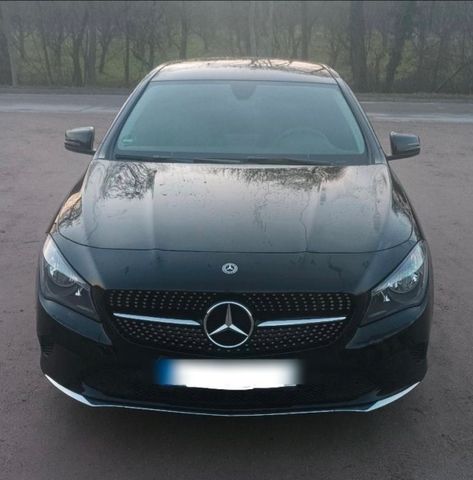 MERCEDES-BENZ CLA 180 Shooting Brake -