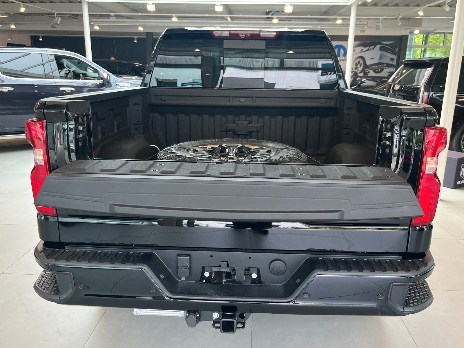 Fahrzeugabbildung Chevrolet Silverado ZR2 V8 6.2*Head-Up*360°*Offroad*AHK