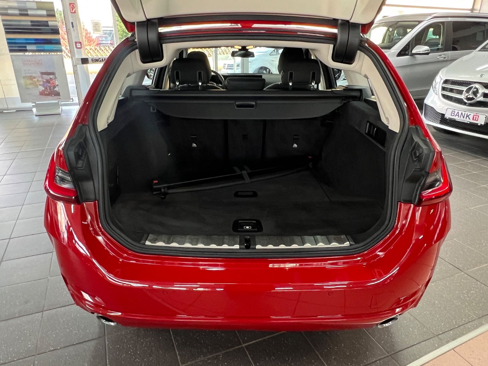 BMW 318 d Touring Facelift+Curved+Assistant+Panroama foto 12