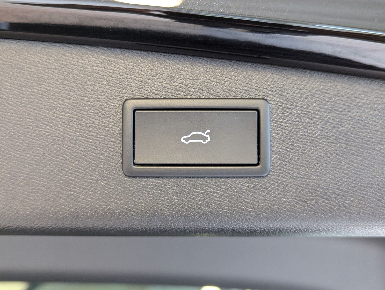 CUPRA Leon 1.5 eTSI Sennh Matrix Pano Edge/Dynamic AHK - Image 19