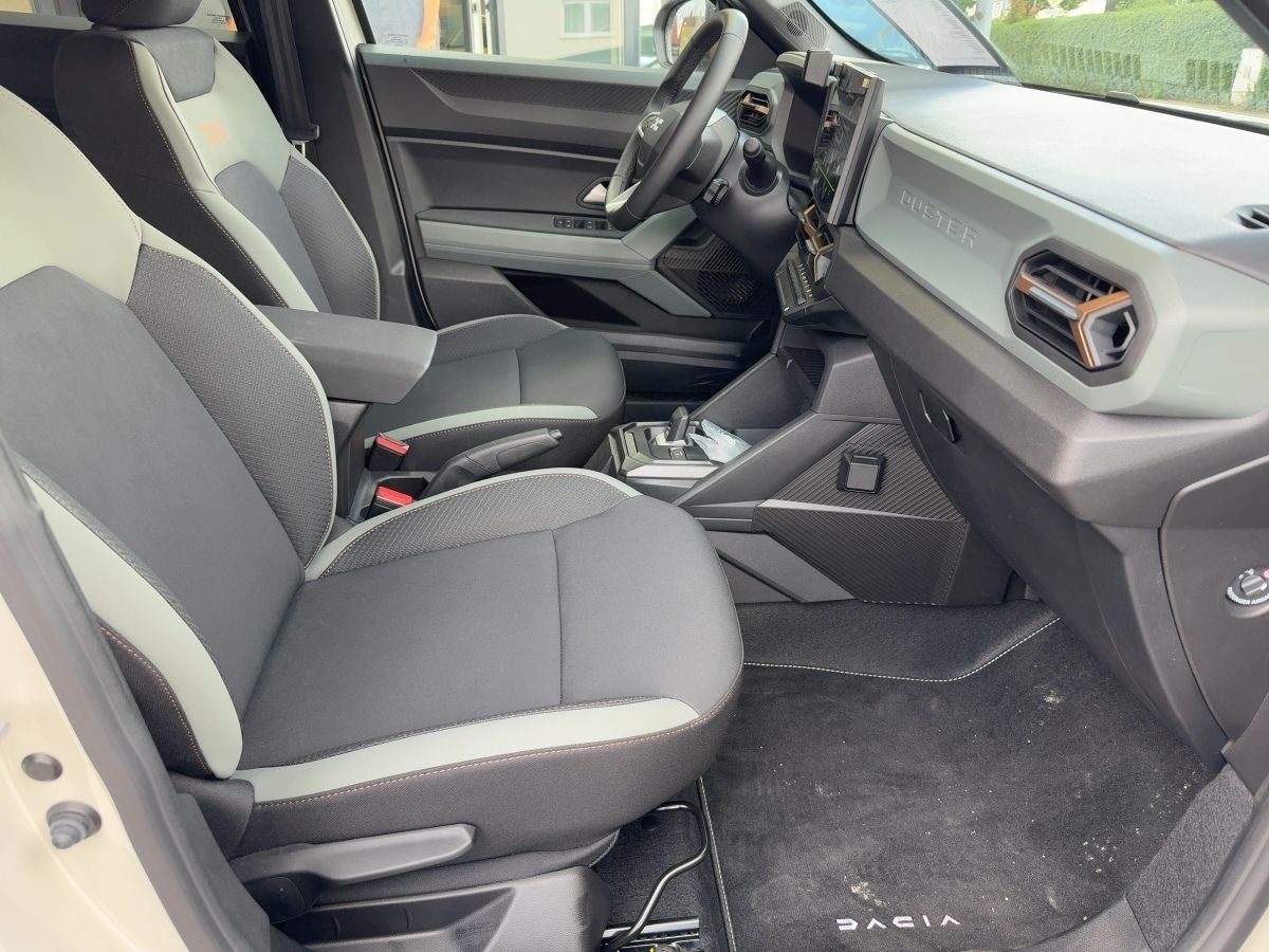 Fahrzeugabbildung Dacia Duster Neuer Extreme HYBRID 140
