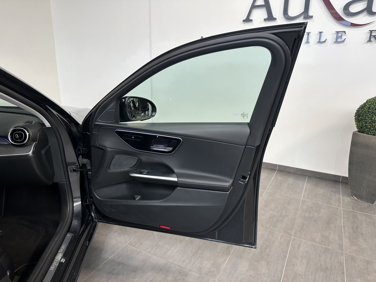 Fahrzeugabbildung Mercedes-Benz C 220d Avantgarde Advanced NAV+LED+ACC+VCOCK+KAM