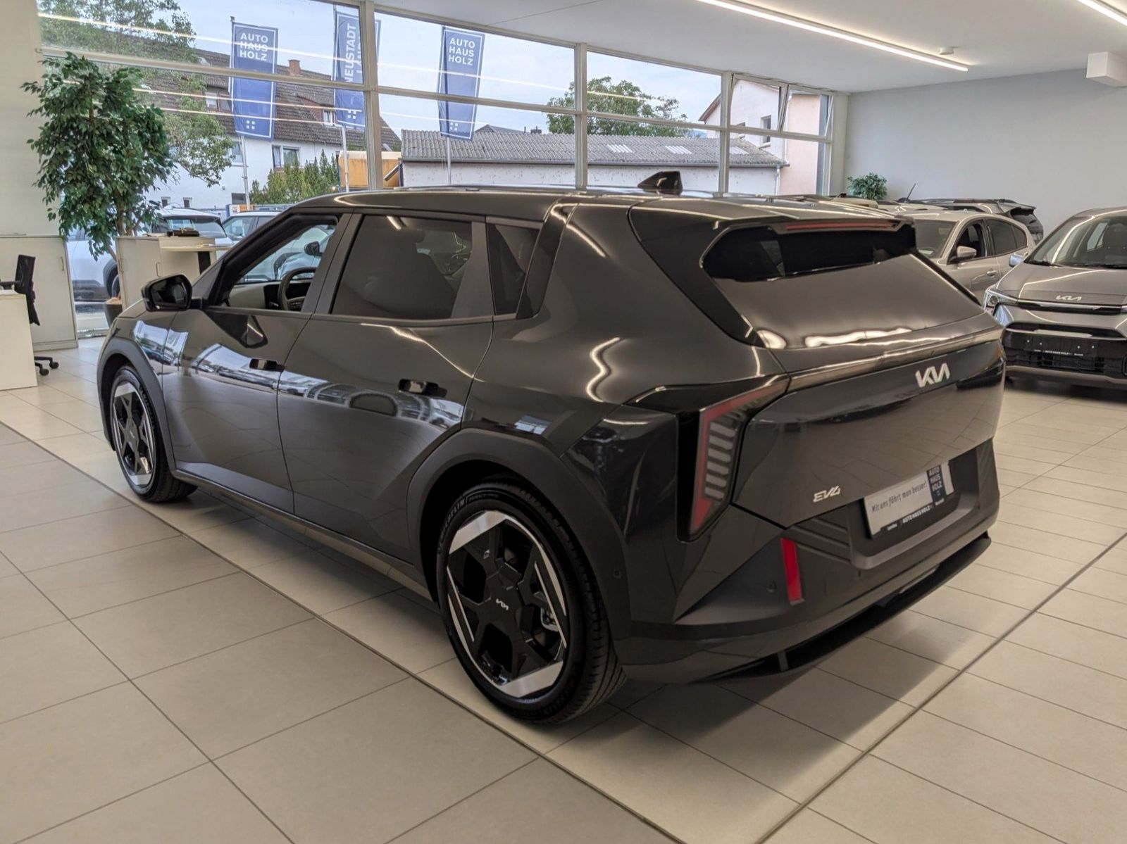 KIA EV4  81.4-kWh FWD Earth Upgrade Sound Design – Bild 2