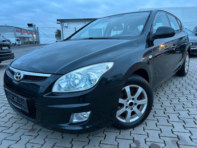 Hyundai i30 Style 1,6 CRDi Style*STANDHEIZUNG*TEILLED...