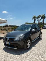 Dacia Sandero Stepway 1.6 8V GPL 85CV - Dacia Sandero aus 2012: Stepway