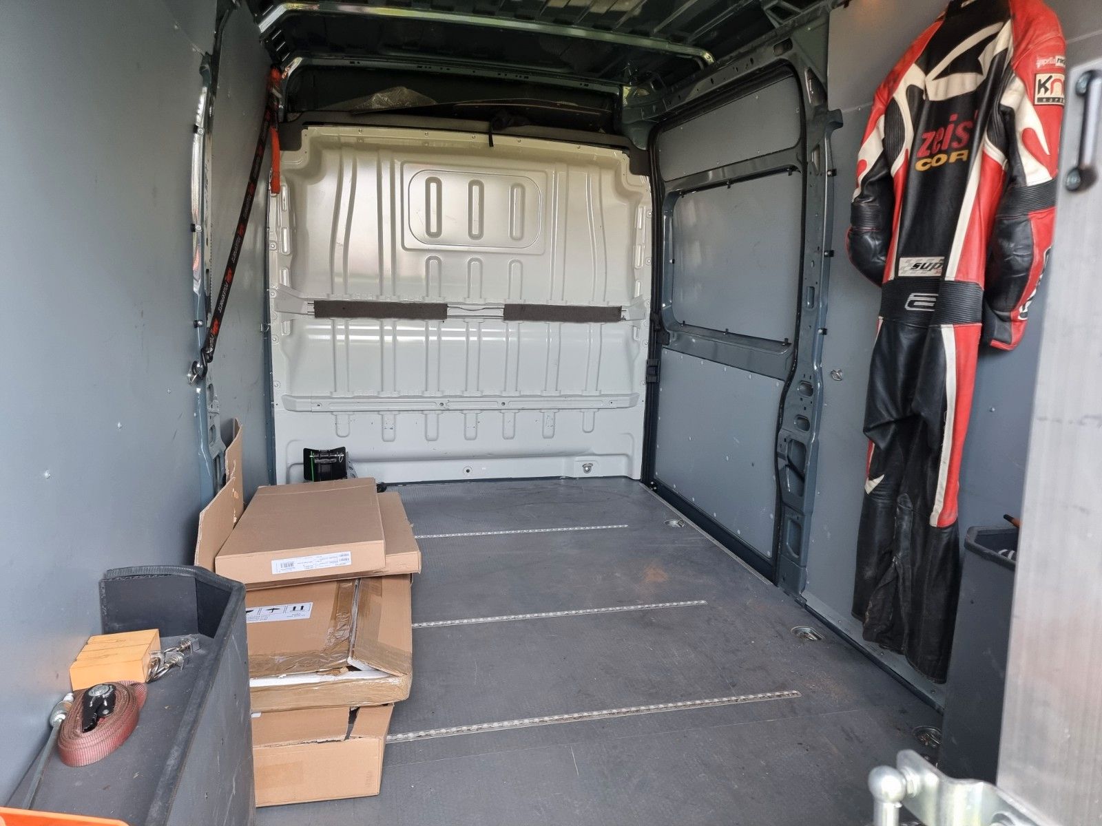 Fahrzeugabbildung Fiat Ducato Grossr.-Kasten 35 140 L3H2 Inz/Tausch mög