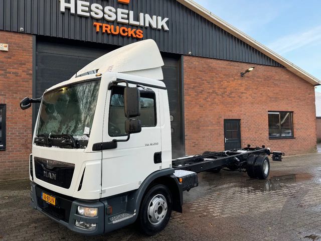 MAN TGL 12.250 7M Chassis AHK Airco Navi APK 04/2025