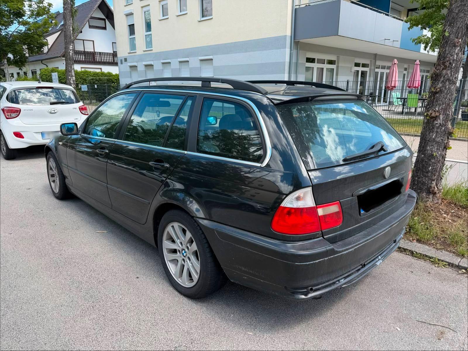 BMW 320 2005 — interior