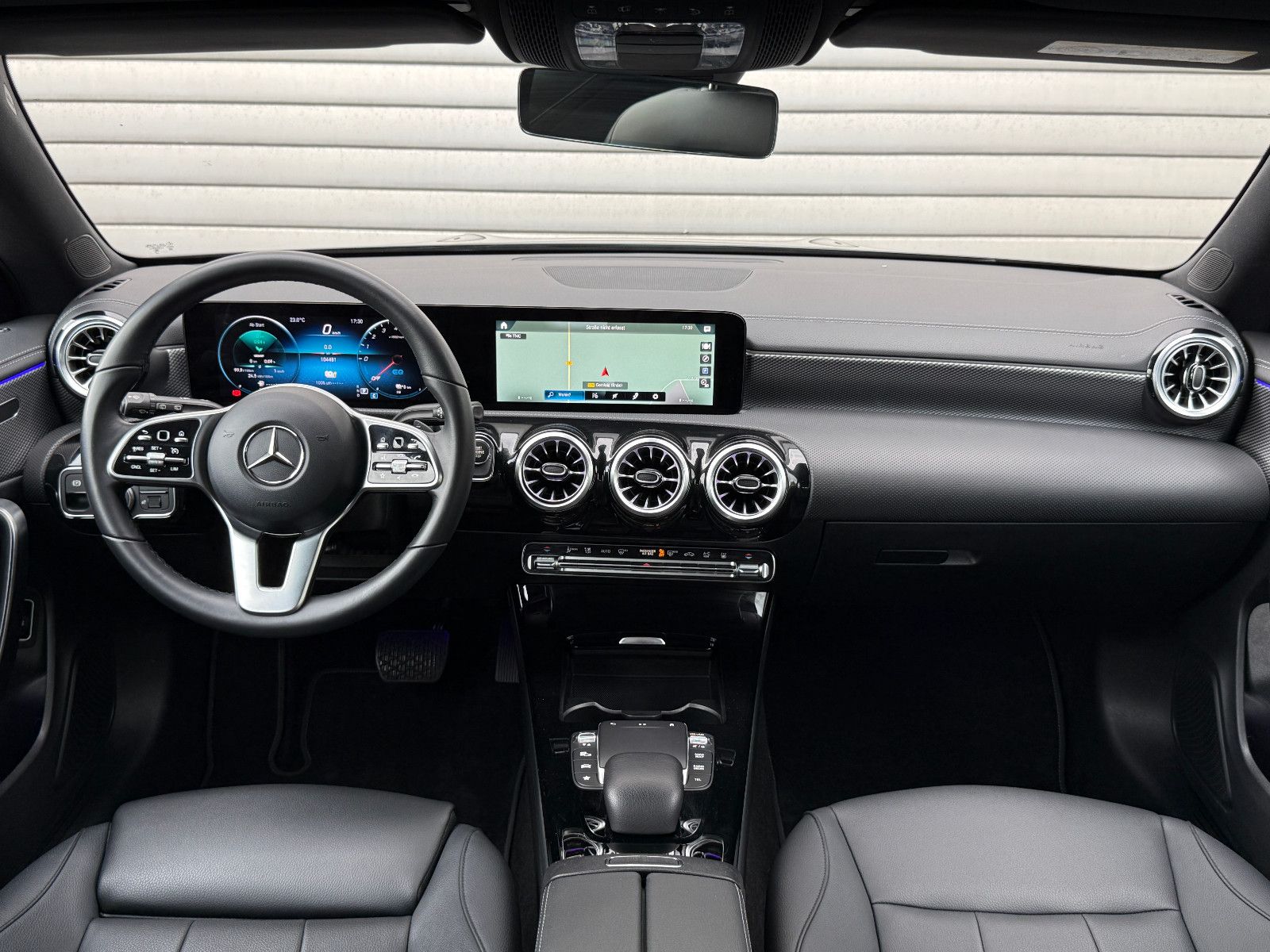 Fahrzeugabbildung Mercedes-Benz CLA 250e Shooting Brake Aut Leder Navi LED SHZ