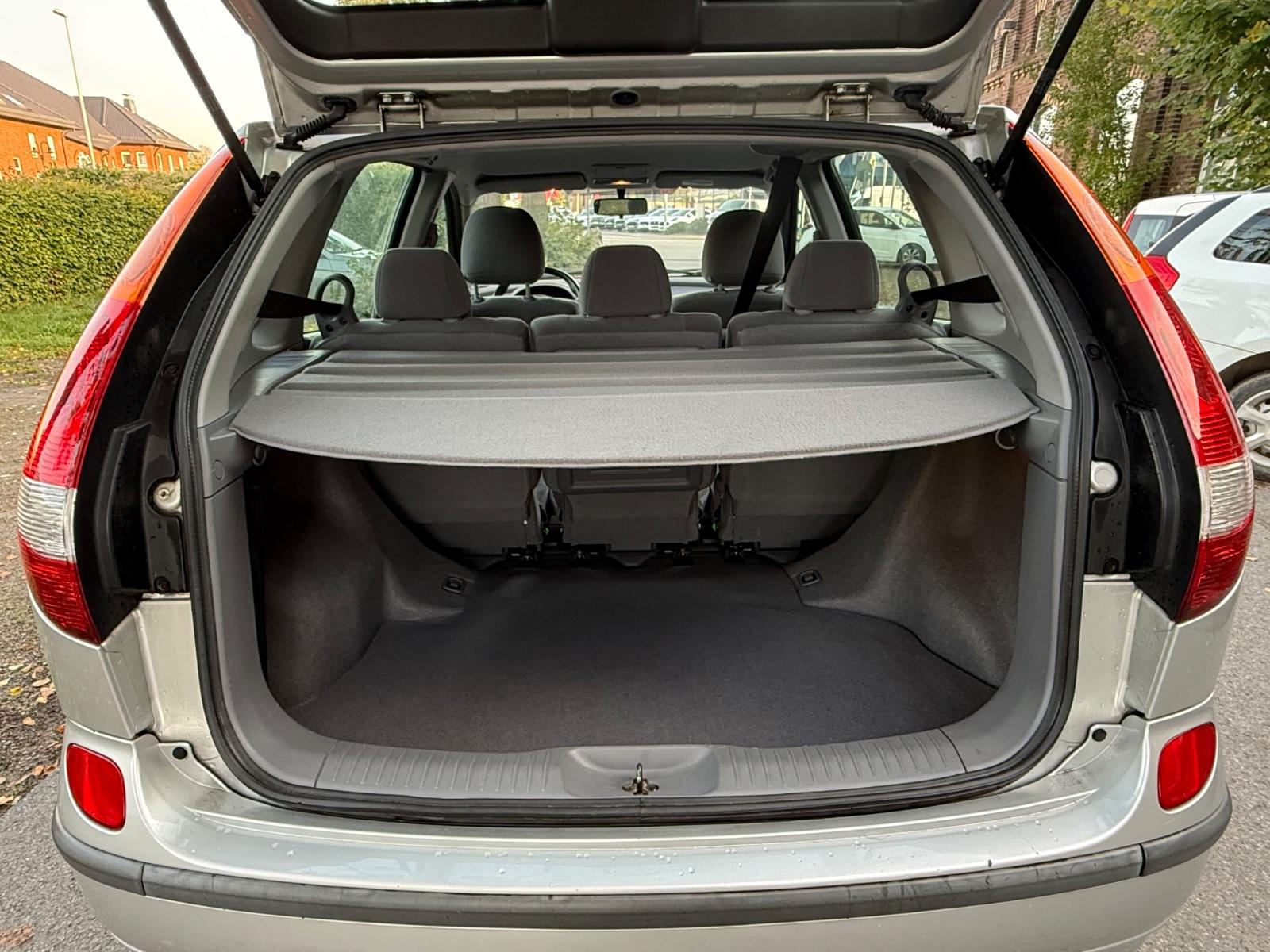 Nissan Almera 2004 — photo 9