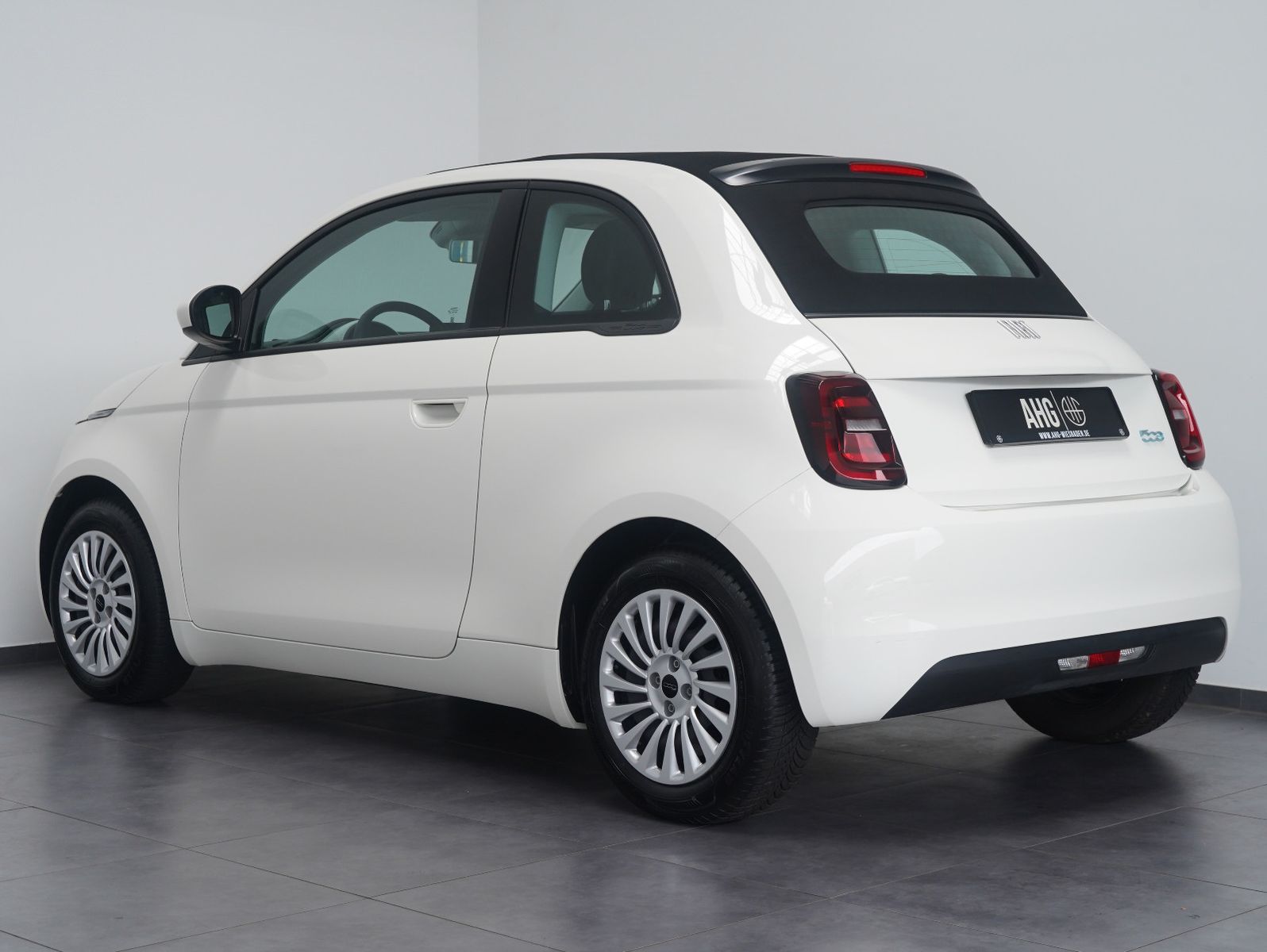 Fahrzeugabbildung Fiat 500e Cabrio 87KW/42kWh/DC-LADEN/CARPLAY/DAB