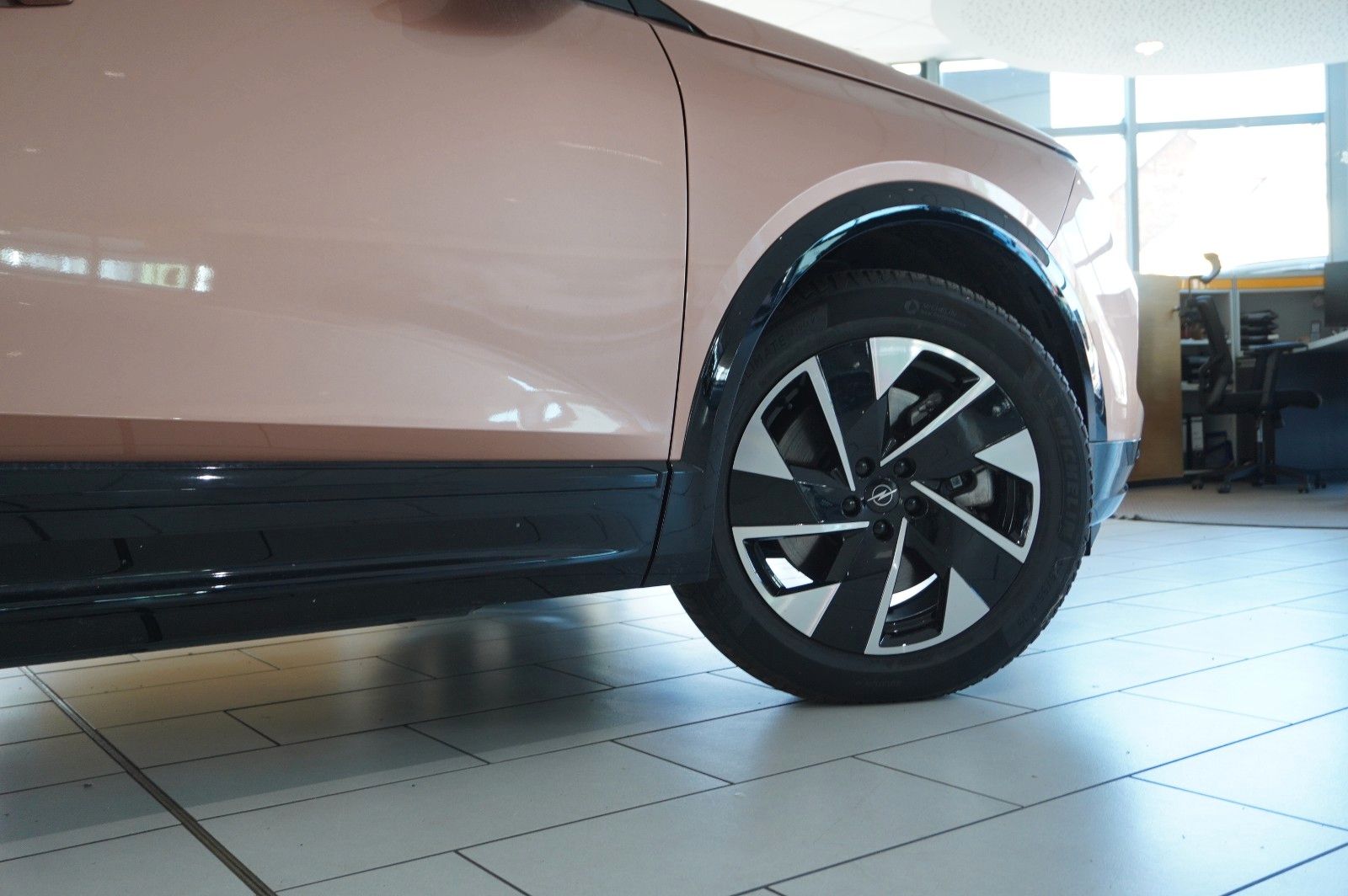 Fahrzeugabbildung Opel Grandland ELECTRIC GS SPORT 73KWH NAVI/360° /HUD