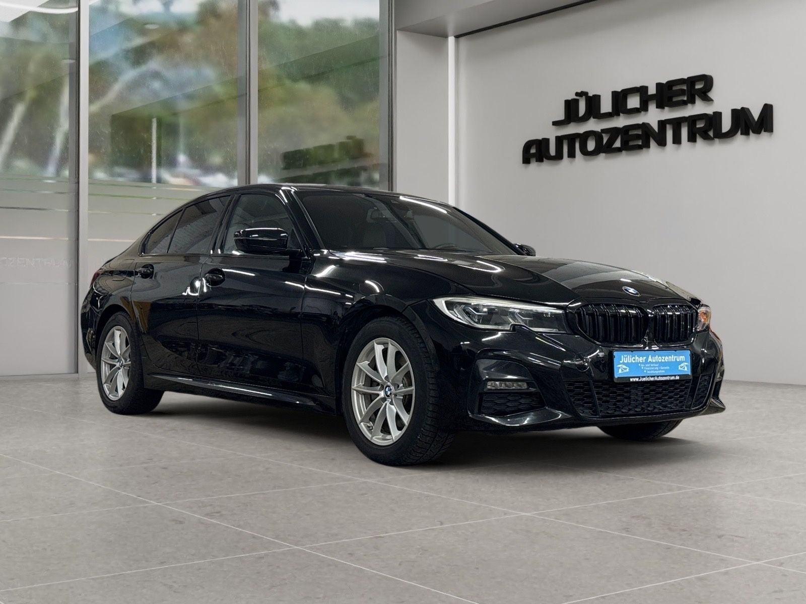 BMW 330i xDrive M Sport Automatic, Sportsitze