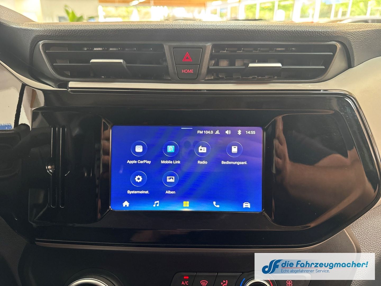 Fahrzeugabbildung Maxus eDeliver3 Kasten L1H1 Apple CarPlay Android Auto