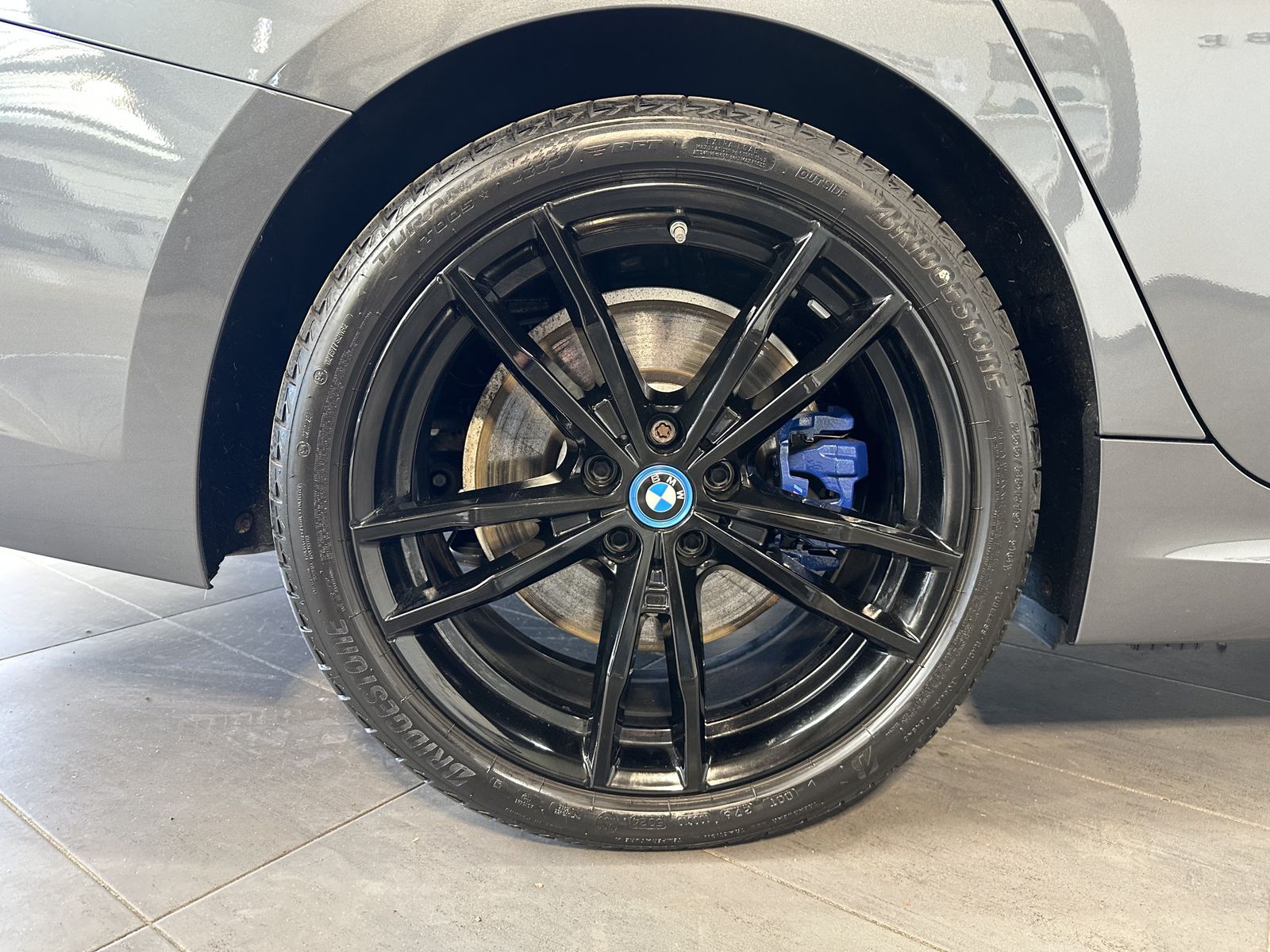Fahrzeugabbildung BMW 330e Touring M-Sport NAV+LASER+AHK+ACC+360°+HUD