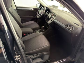 Volkswagen Tiguan - 9