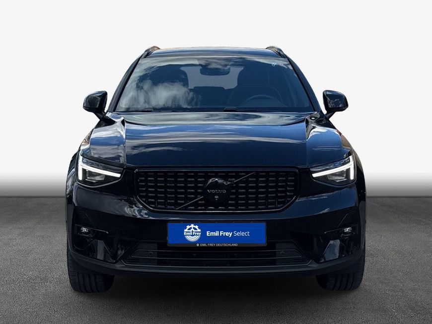 Volvo XC40 B3 B DKG Plus Black Edition imagem 3