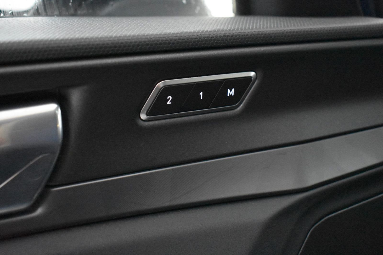 LYNC AND CO 01 1.5TD Aut PHEV PANO+MEMO+NAVI+LED+SHZ+ACC+360 - Image 19