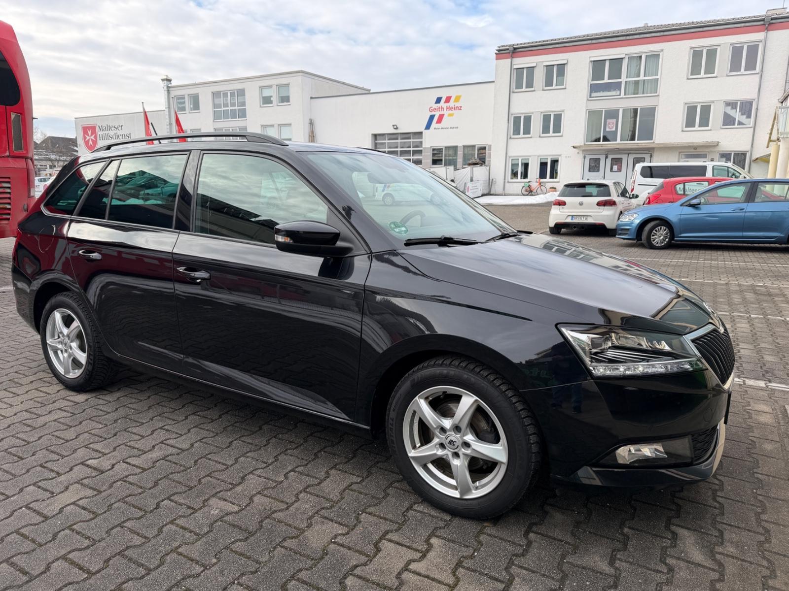 Skoda Fabia Combi BEST OF°NAVI°LED°SITZHZG.°PDC°1.HD.