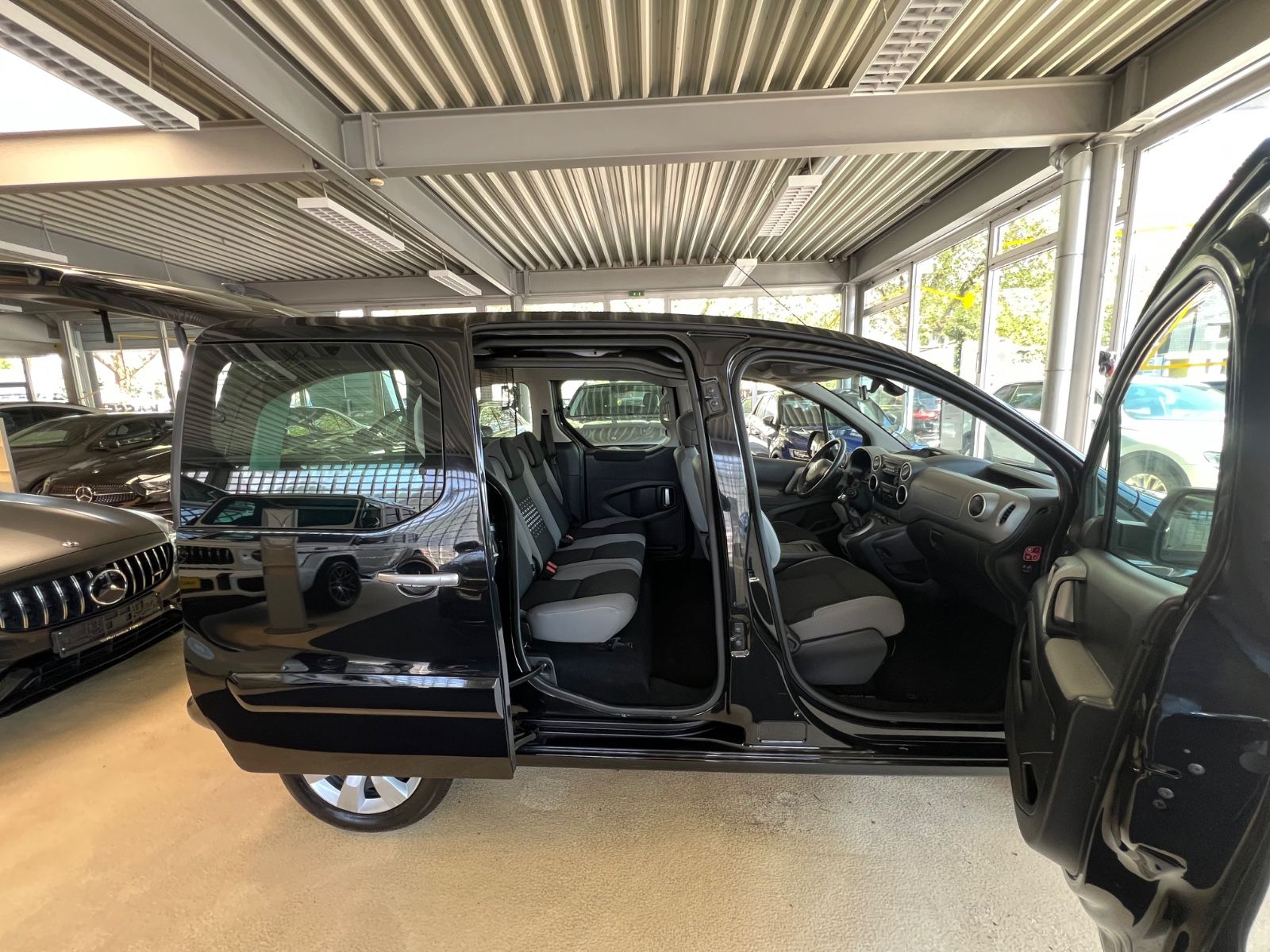 Fahrzeugabbildung Citroën Berlingo 1.6 Kombi Selection