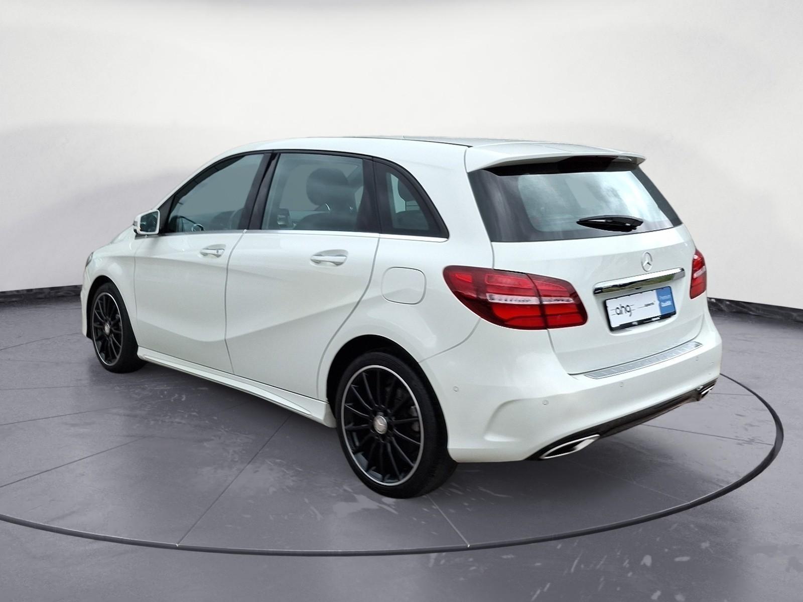 Mercedes-Benz B 220 4MATIC DCT AMG Line Xenon Bluetooth PDC MP