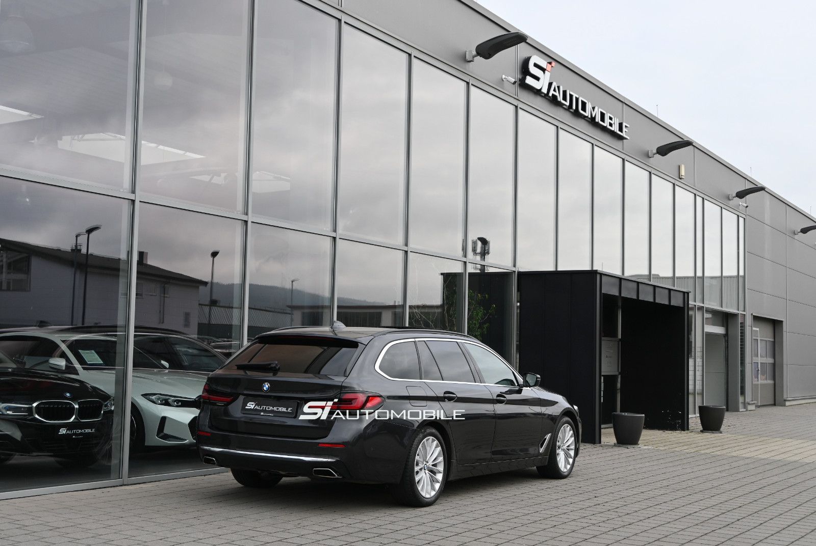 Fahrzeugabbildung BMW 530d xDr Touring °ACC°AHK°MEMO°PANO°STANDHEIZUNG