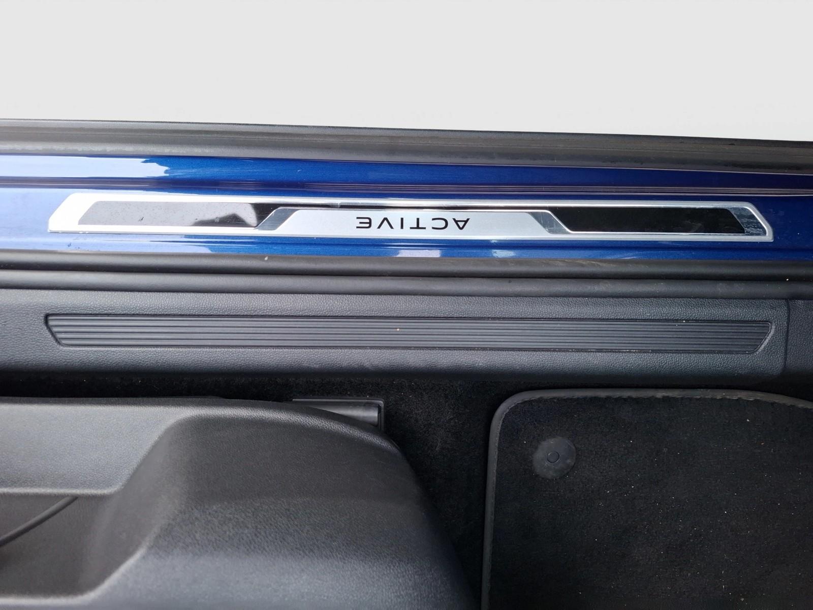 Volkswagen T-Cross TSI Active Navi AID ACC SHZ Park-Assist 