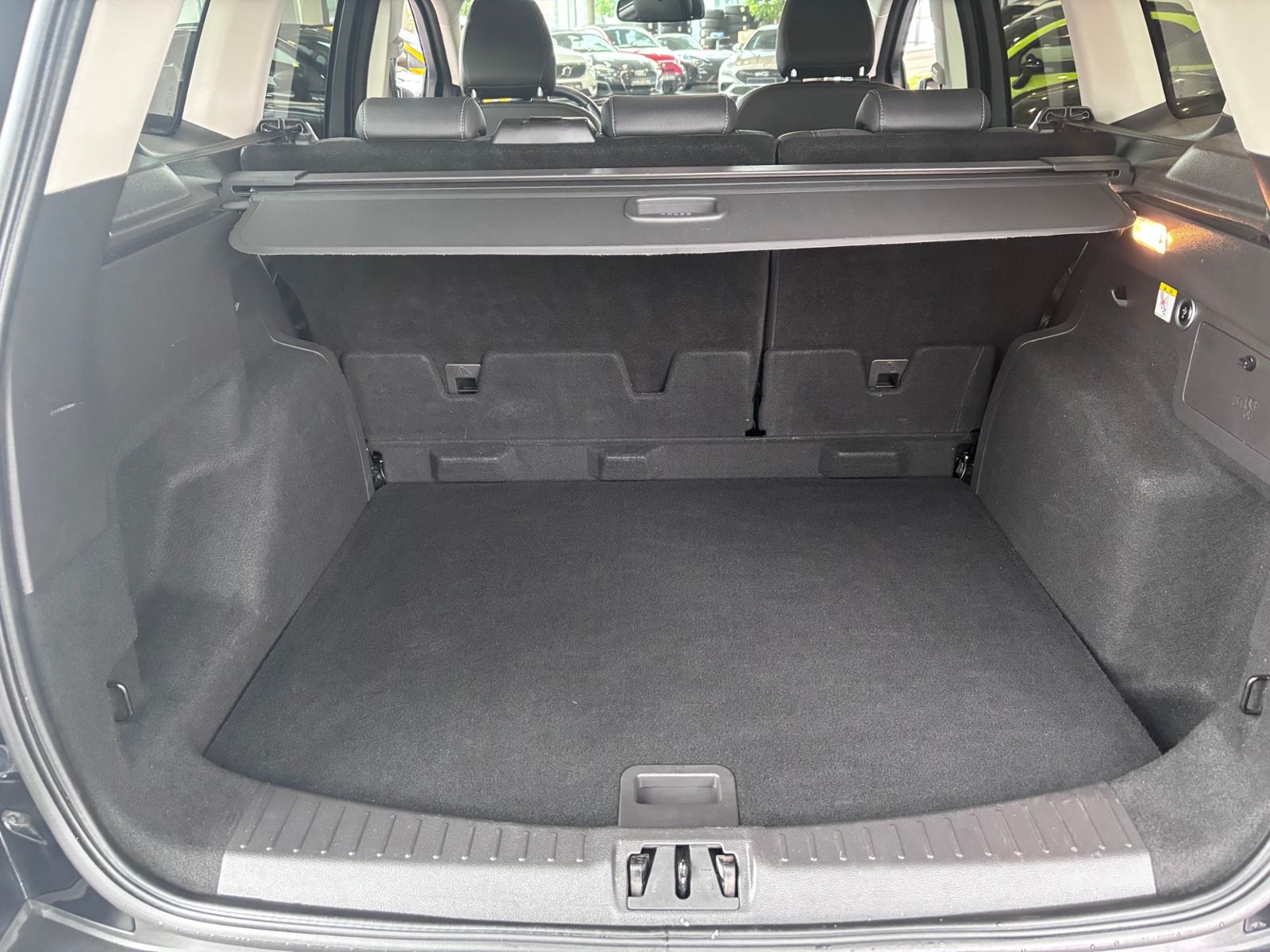 Fahrzeugabbildung Ford Kuga Titanium Allrad AHK XENON NAVI