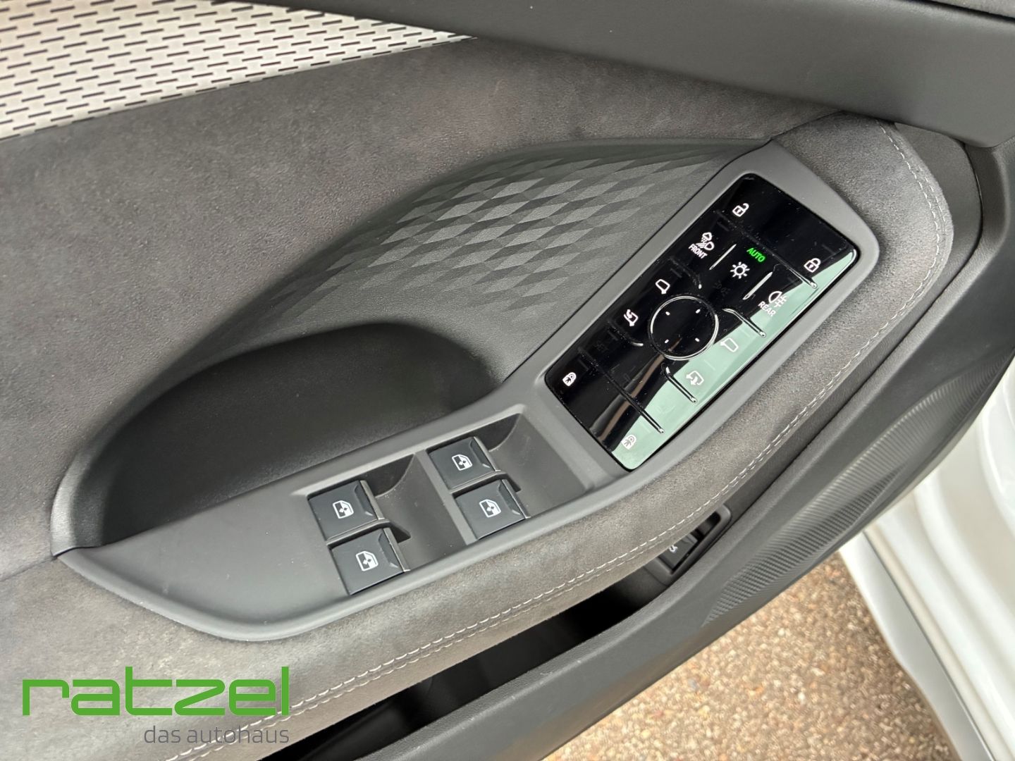 Fahrzeugabbildung Audi S5 quattro Avant S tronic Navi Digitales Cockpit