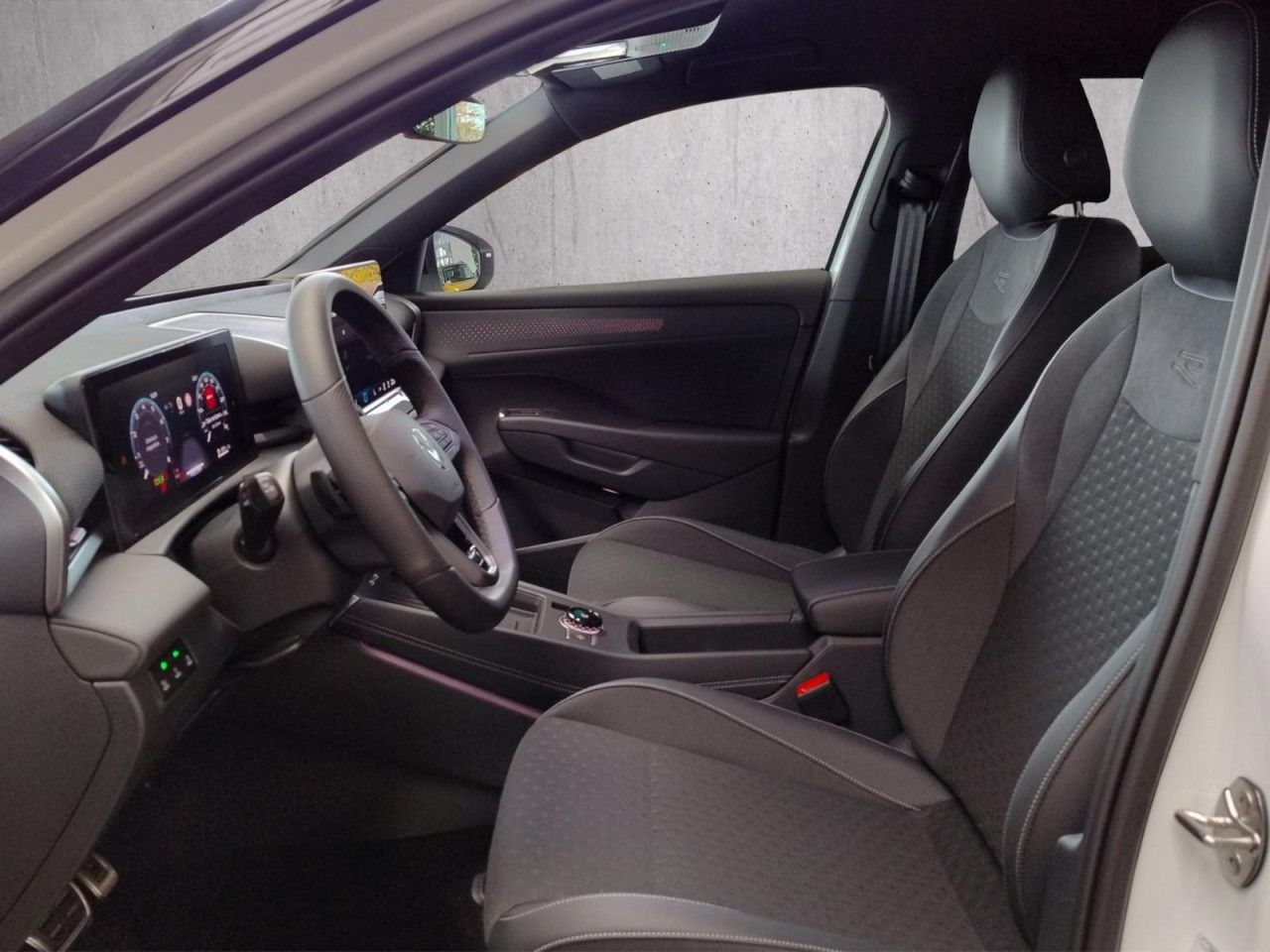 T-Roc R-Line 1.5 eTSI DSG Klima Sitzheizung
