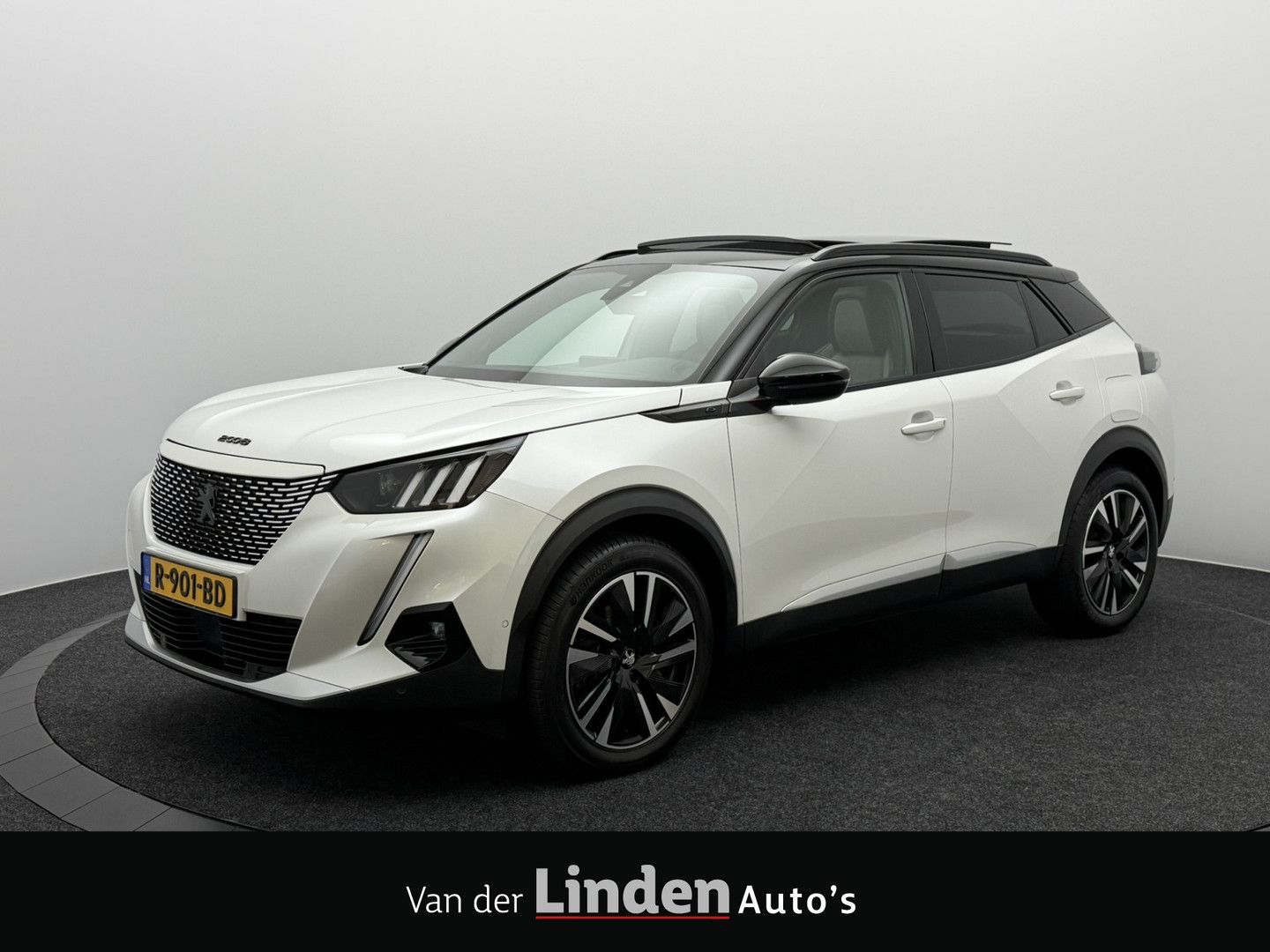Peugeot e-2008 EV GT 50 kWh SOH 91,7% | panorama dach |
