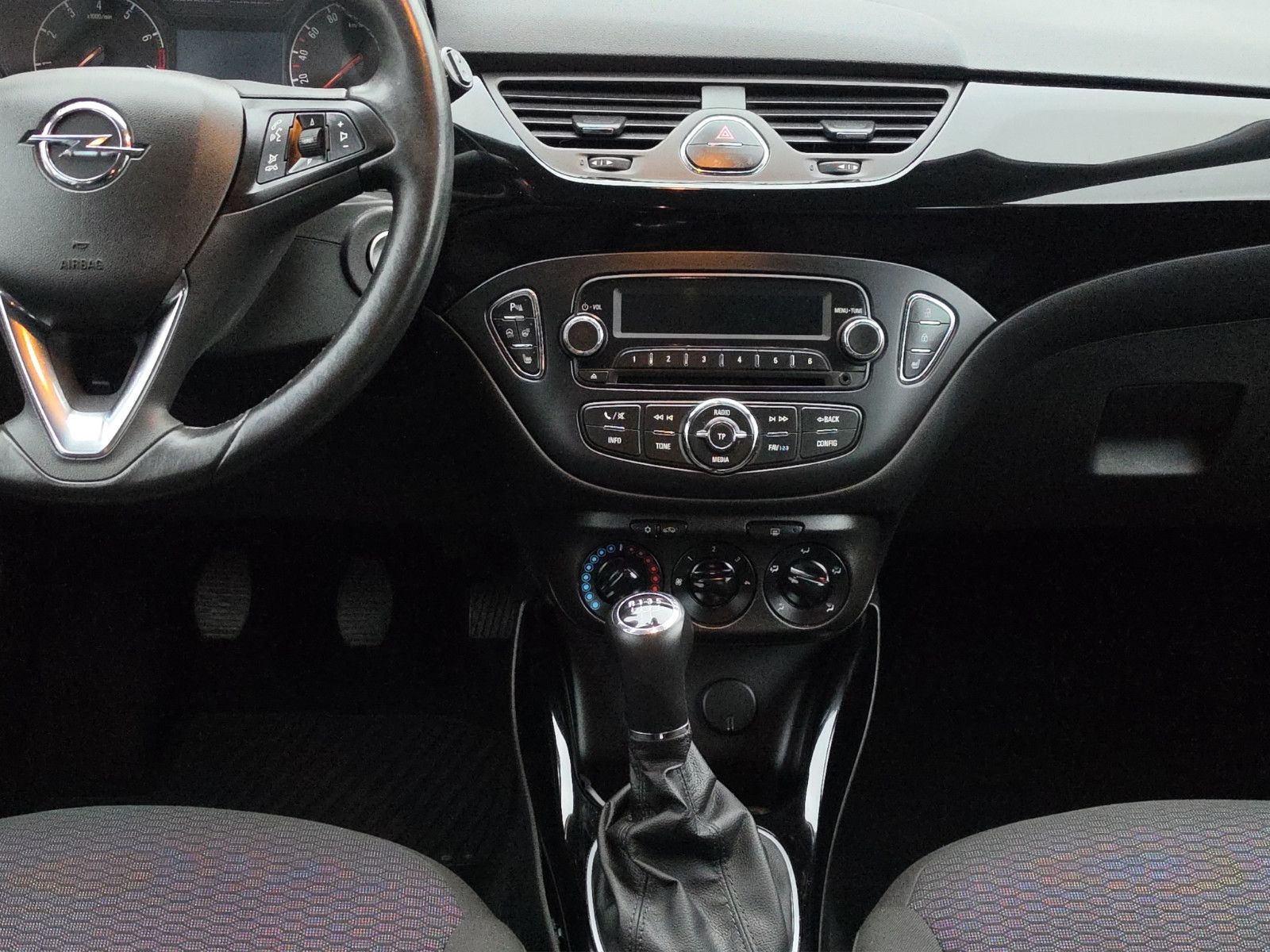 Fahrzeugabbildung Opel Corsa E Active
