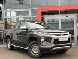 Mitsubishi L200 Basis Club Cab 4WD - graue Mitsubishi L200