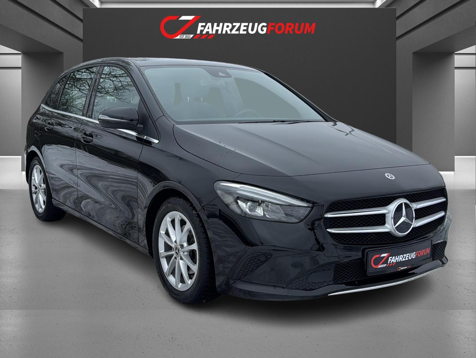 Mercedes-Benz B 180 AHK Schwenkbar*LED*MBUX