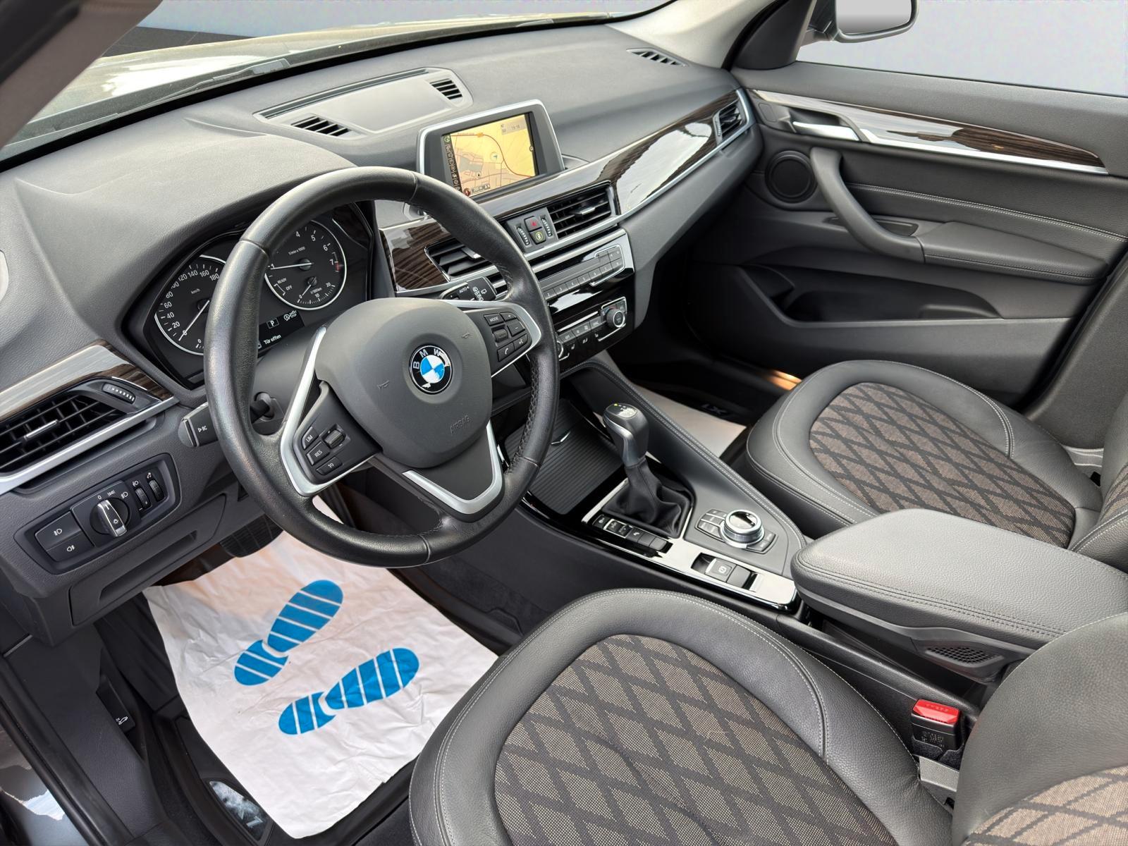 BMW X1 sDrive 18 i xLine*Navi*PDC*SHZ*8-Fach*1.Hand*