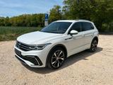 Volkswagen Tiguan 2.0 TDI DSG 4MOTION R-Line Matrix AHK
