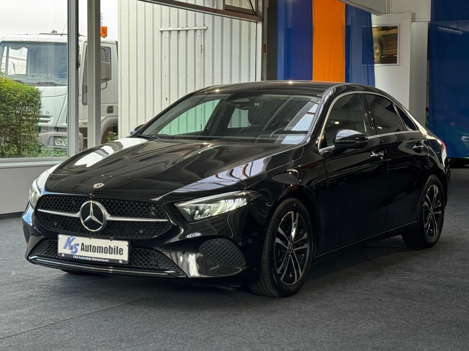 Mercedes-Benz A 200 d Limousine WIDESCREEN KAM AMBI TEMPO SZH foto 3