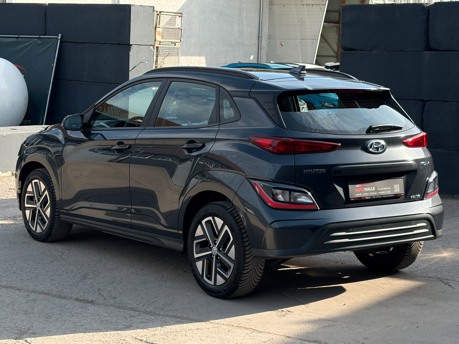 Fahrzeugabbildung Hyundai KONA E Select SHZ LHZ LKA LFA ACC Navi CarPlay