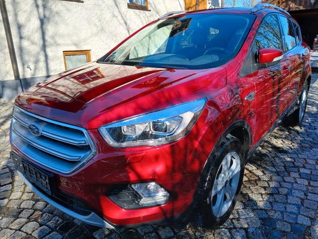 Ford Kuga 2,0 TDCi 4x4  Titanium      NAVI+AHK+KAMERA