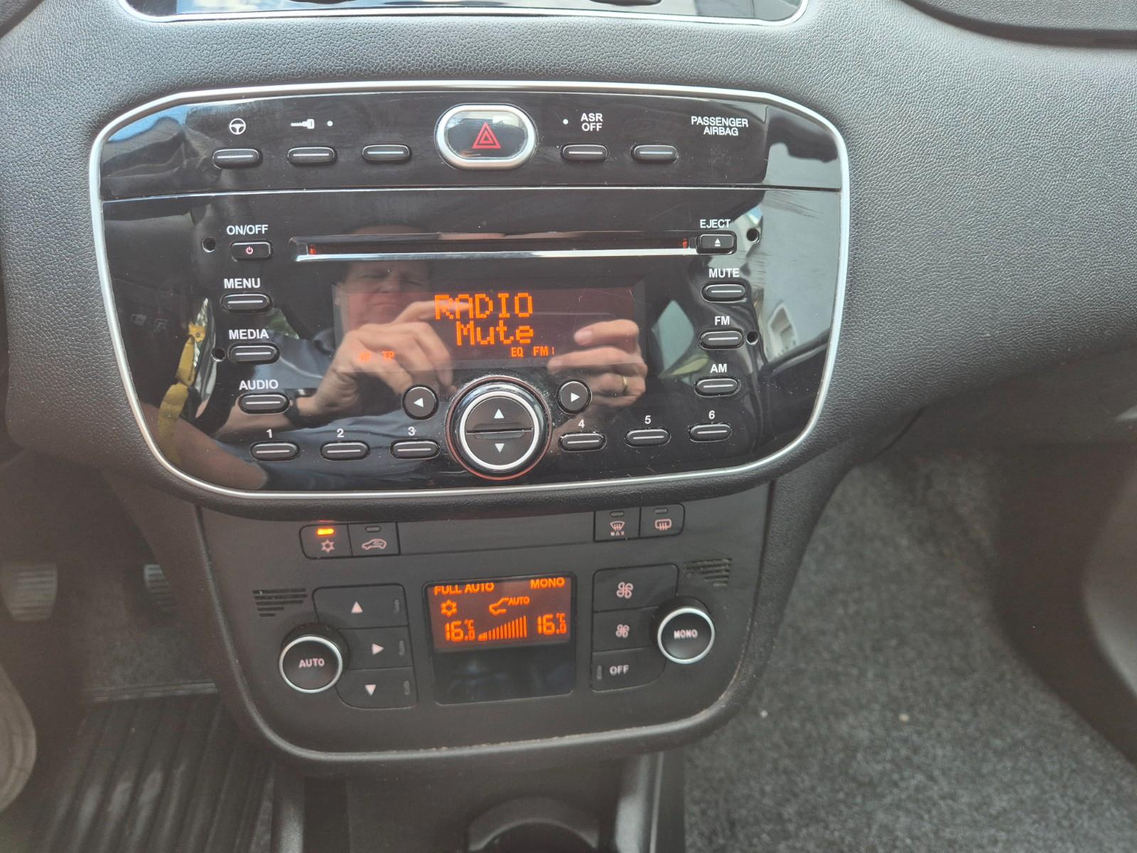 Fiat Punto 1.2 Lounge,Navi,Klimaaut,TÜV neu