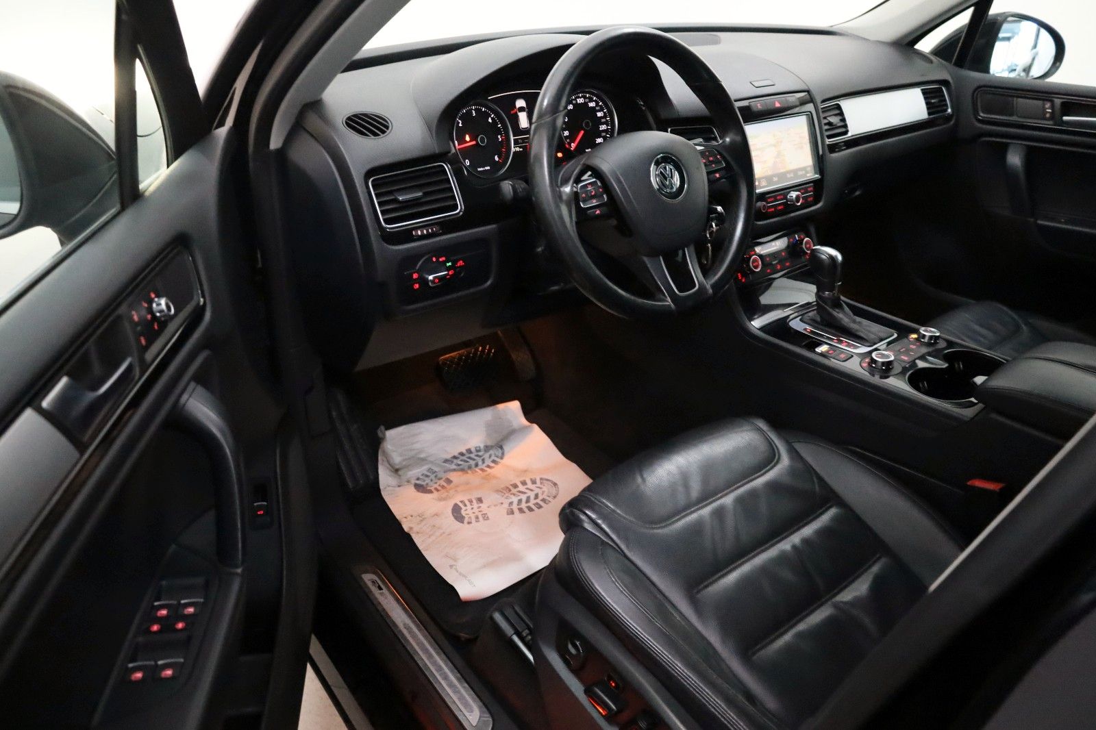 Fahrzeugabbildung Volkswagen Touareg V6 TDI R Line Leder,Navi,Xenon,,AHK,SH