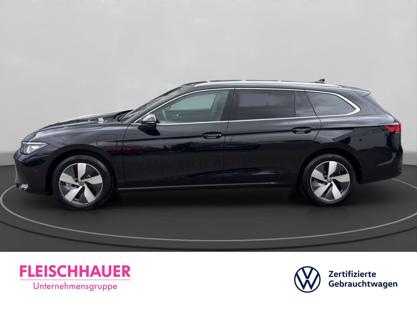 Volkswagen Passat Variant 1.5 TSI eHybrid Business AHK Head foto 4