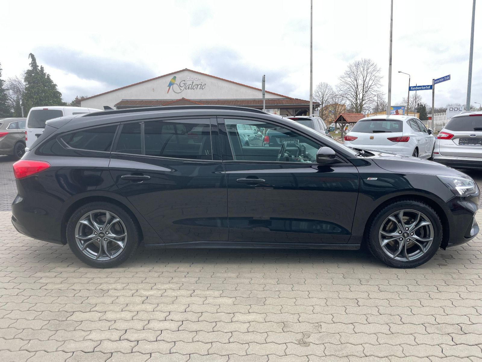 Fahrzeugabbildung Ford Focus ST-Line  LED, elek. Heckkl., Abstandstemp.