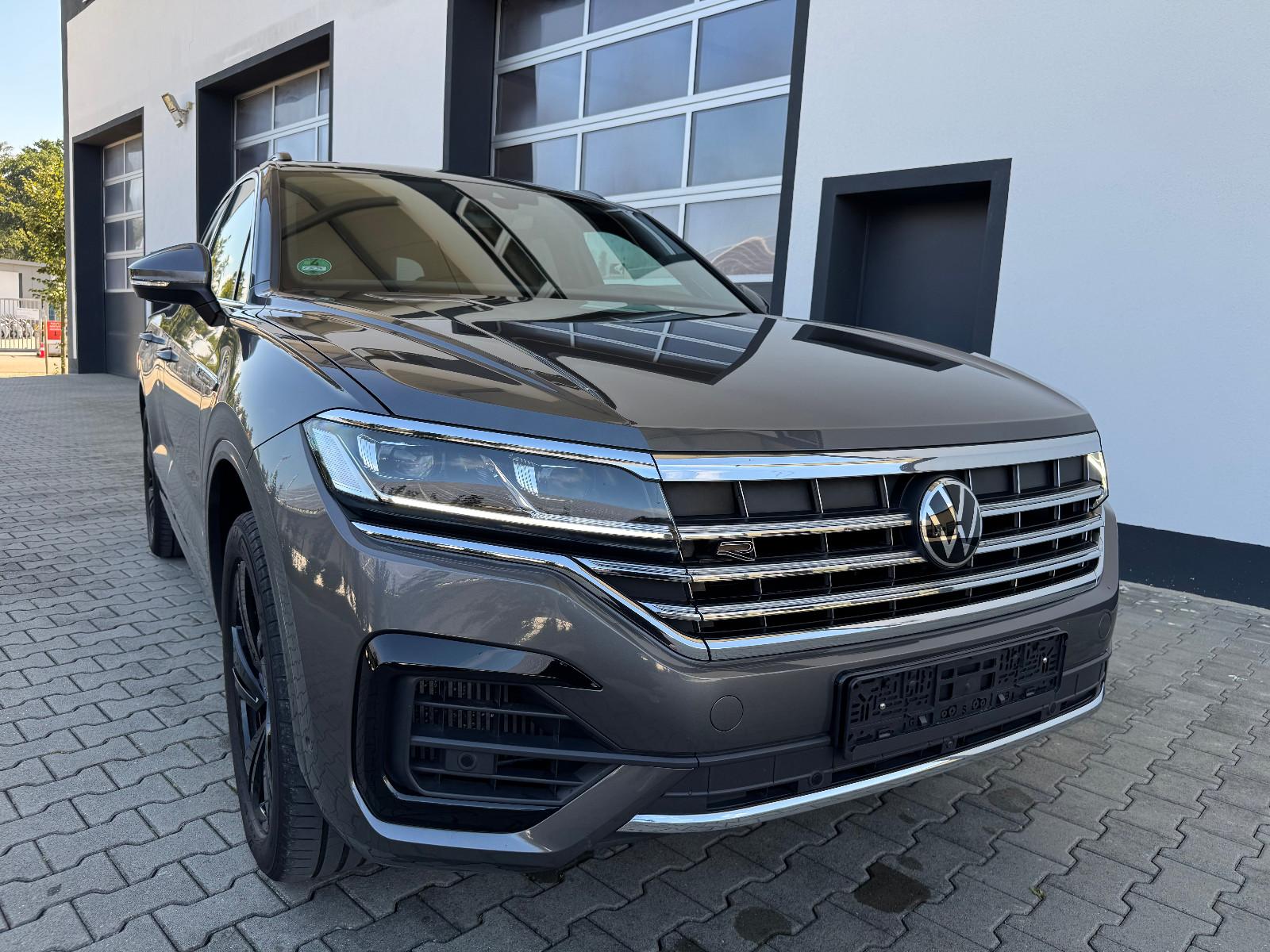 Volkswagen Touareg R-LINE /PANO/STHZ/360°/HUD/AHK/DYNAUDIO/
