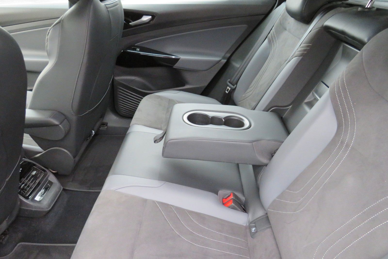Fahrzeugabbildung Volkswagen ID.5 Pro 128 kW ASSISTENT-PAKET ACC AHK SITZH 1H