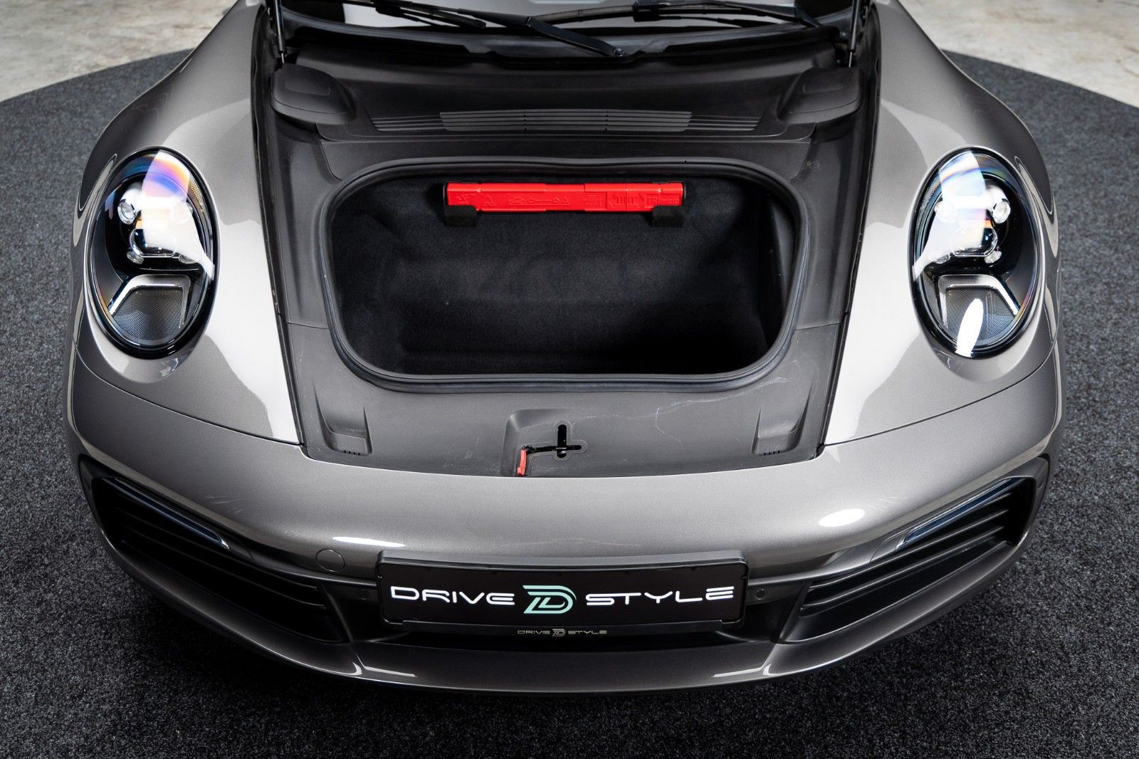 Fahrzeugabbildung Porsche 992 + 1. Hand + 16.050 km + Schiebedach + PDK