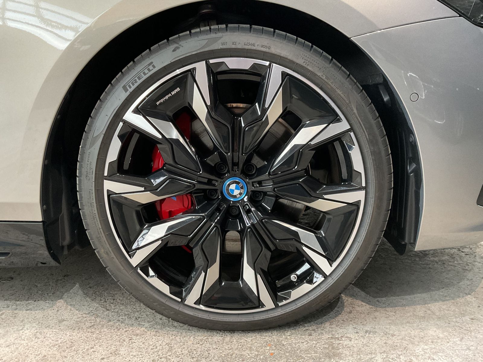 Fahrzeugabbildung BMW i5 M60 xDrive M Sportpaket pro, Sitzbelüftung vo